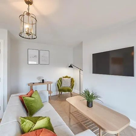 Host & - Heights Apartman