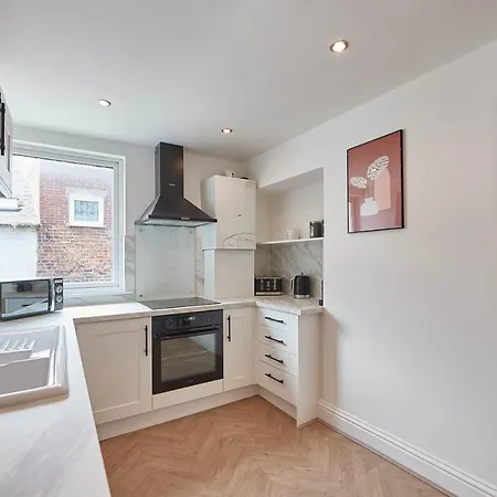 Host & - Heights Whitby