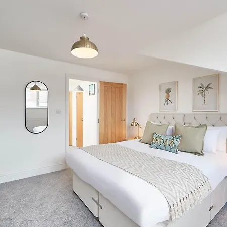 Host & - Heights Apartman