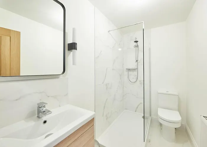 Daire Host & - Heights Whitby