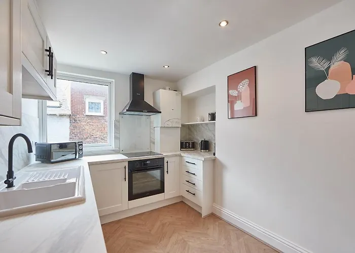 Host & - Heights Whitby